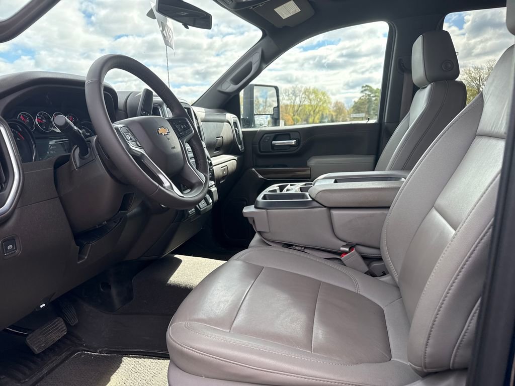 Used 2022 Chevrolet Silverado 2500 LT w/ Convenience Package AWD/4WD image 6