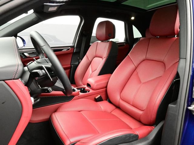 Certified 2025 Porsche Macan S image 5