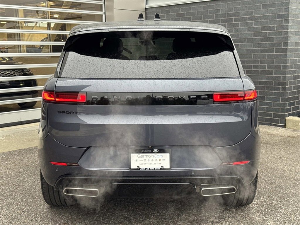 Used 2025 Land Rover Range Rover Sport Dynamic SE image 5