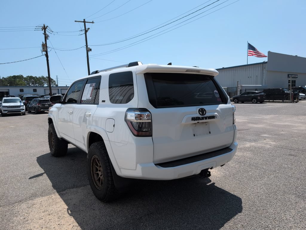 Used 2020 Toyota 4Runner SR5 Premium w/ Moonroof Package AWD/4WD image 6