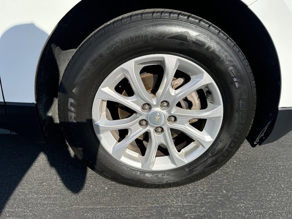 Used 2018 Chevrolet Equinox LT image 3