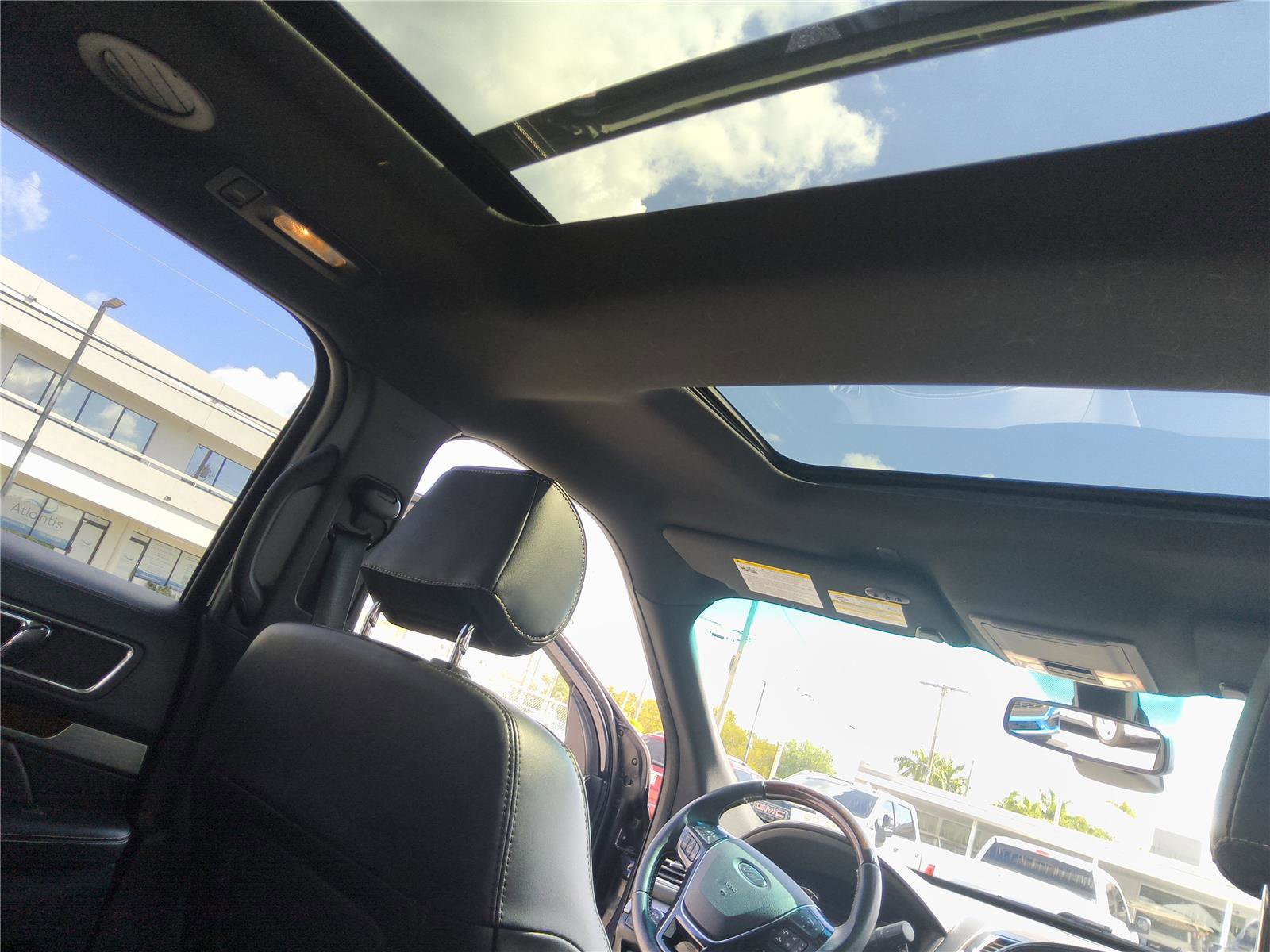 Used 2017 Ford Explorer Platinum image 26