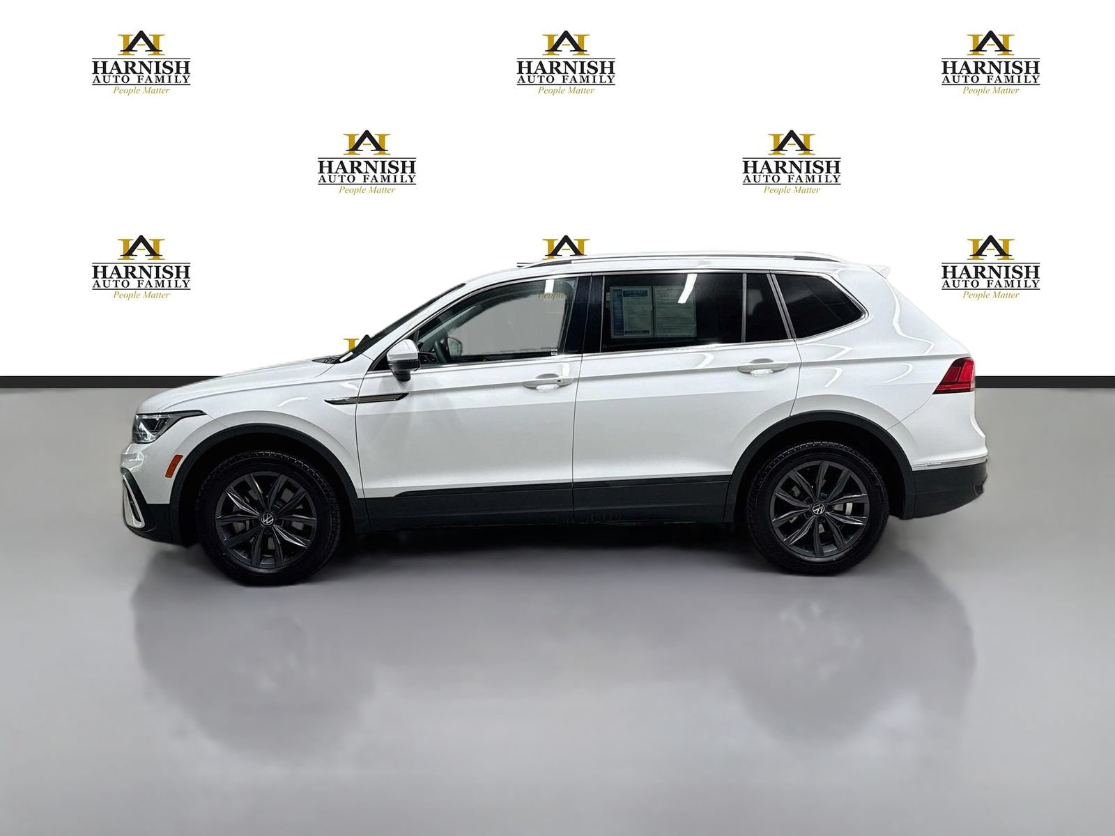 Used 2022 Volkswagen Tiguan SE AWD/4WD image 8