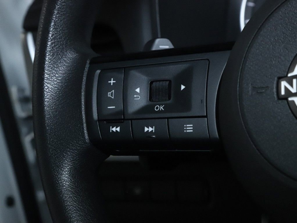 Used 2023 Nissan Rogue SV image 22