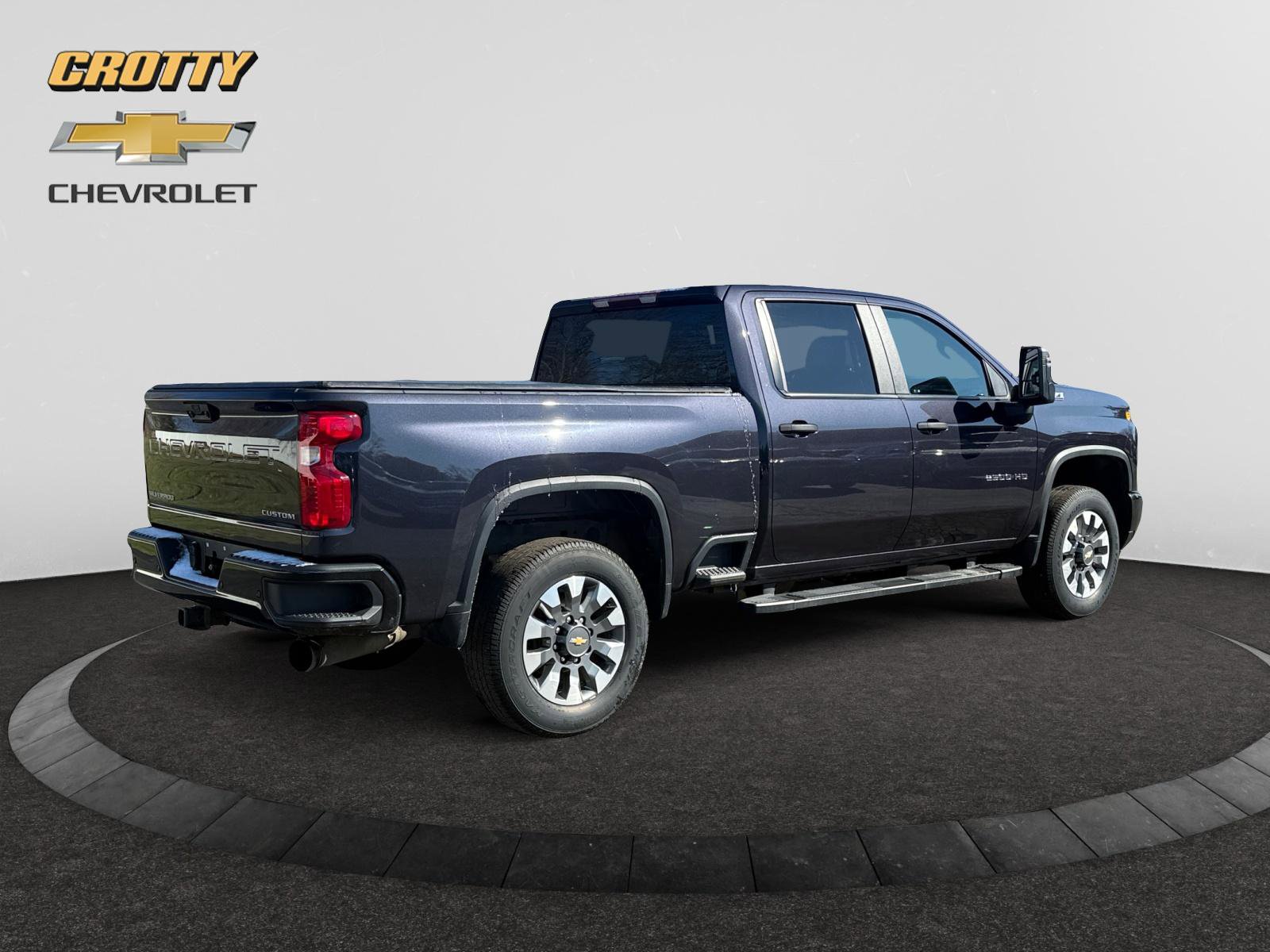 Used 2024 Chevrolet Silverado 2500 Custom w/ Custom Value Package image 5