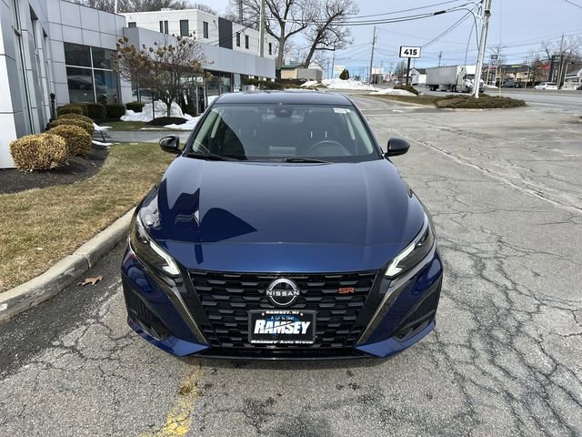 Used 2023 Nissan Altima 2.5 SR image 3