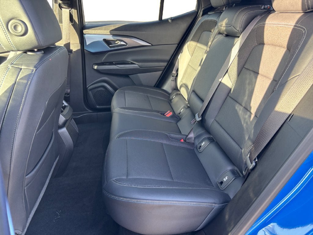 Certified 2025 Chevrolet Equinox EV LT w/ Convenience Package FWD image 16