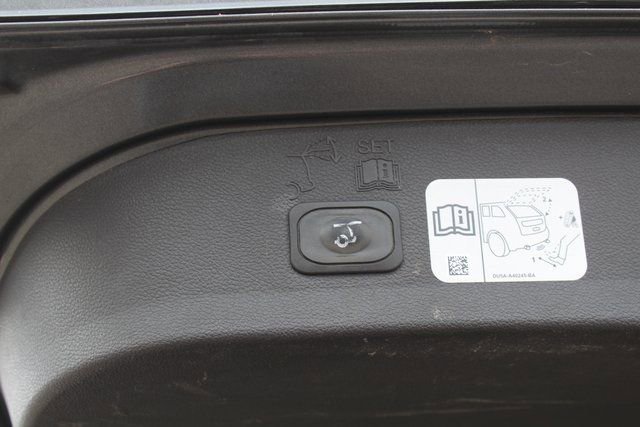 Used 2017 Ford Escape Titanium w/ Equipment Group 301A image 7