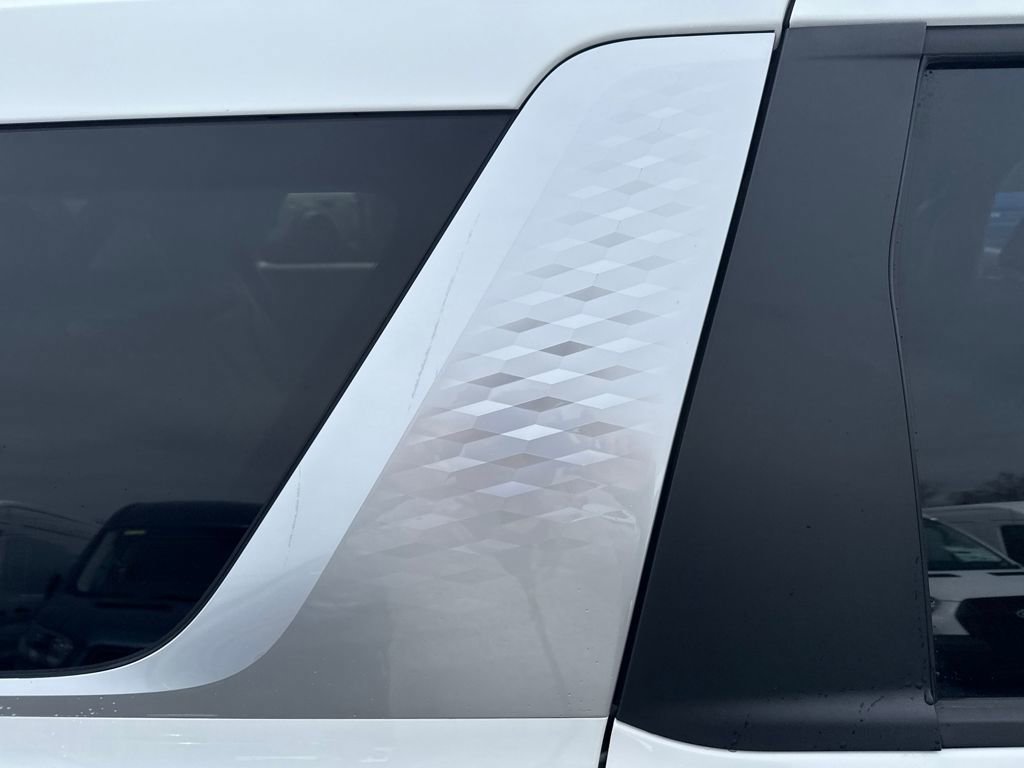 Used 2025 Kia Carnival image 30