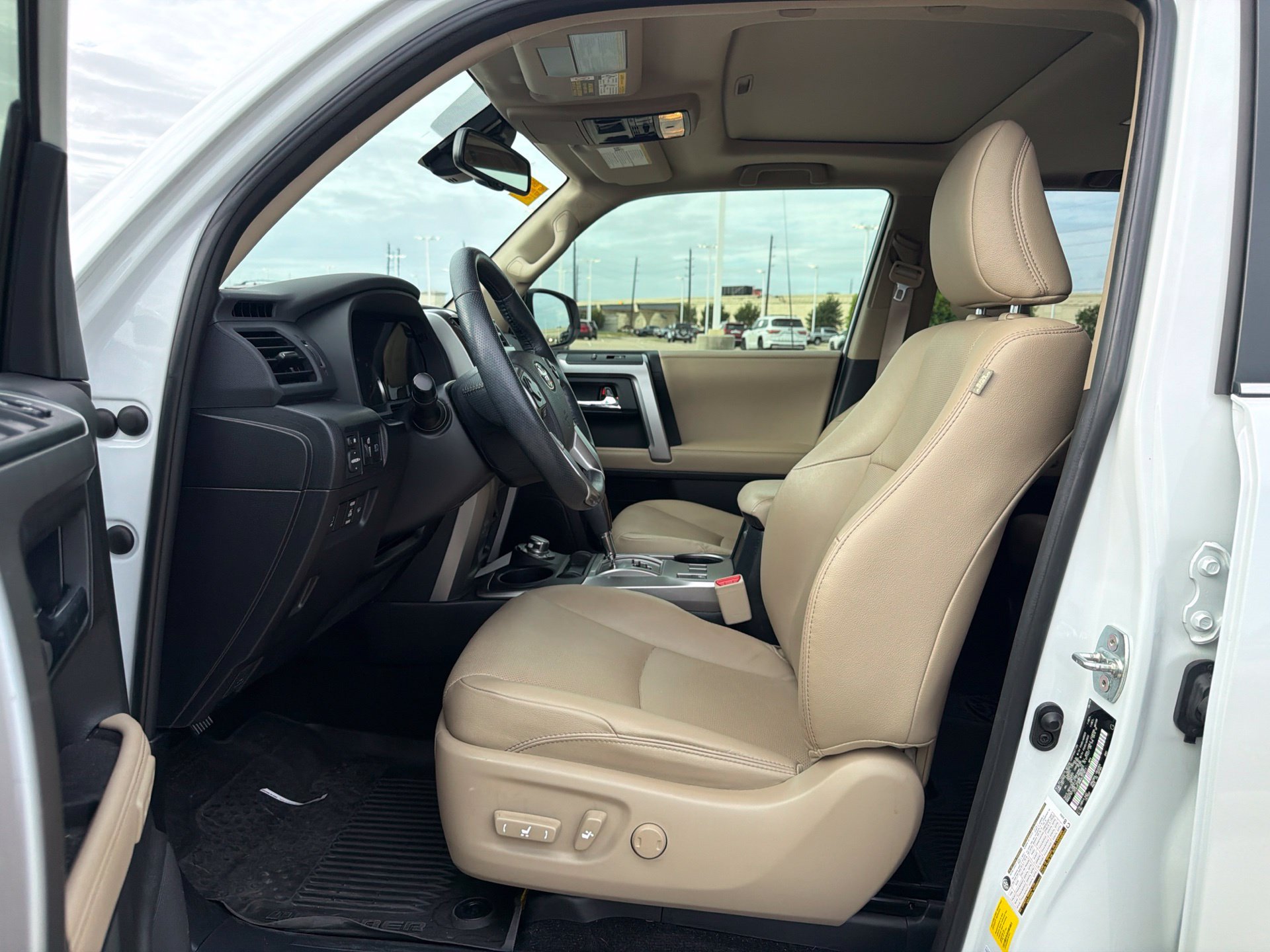 Used 2024 Toyota 4Runner Limited AWD/4WD image 10