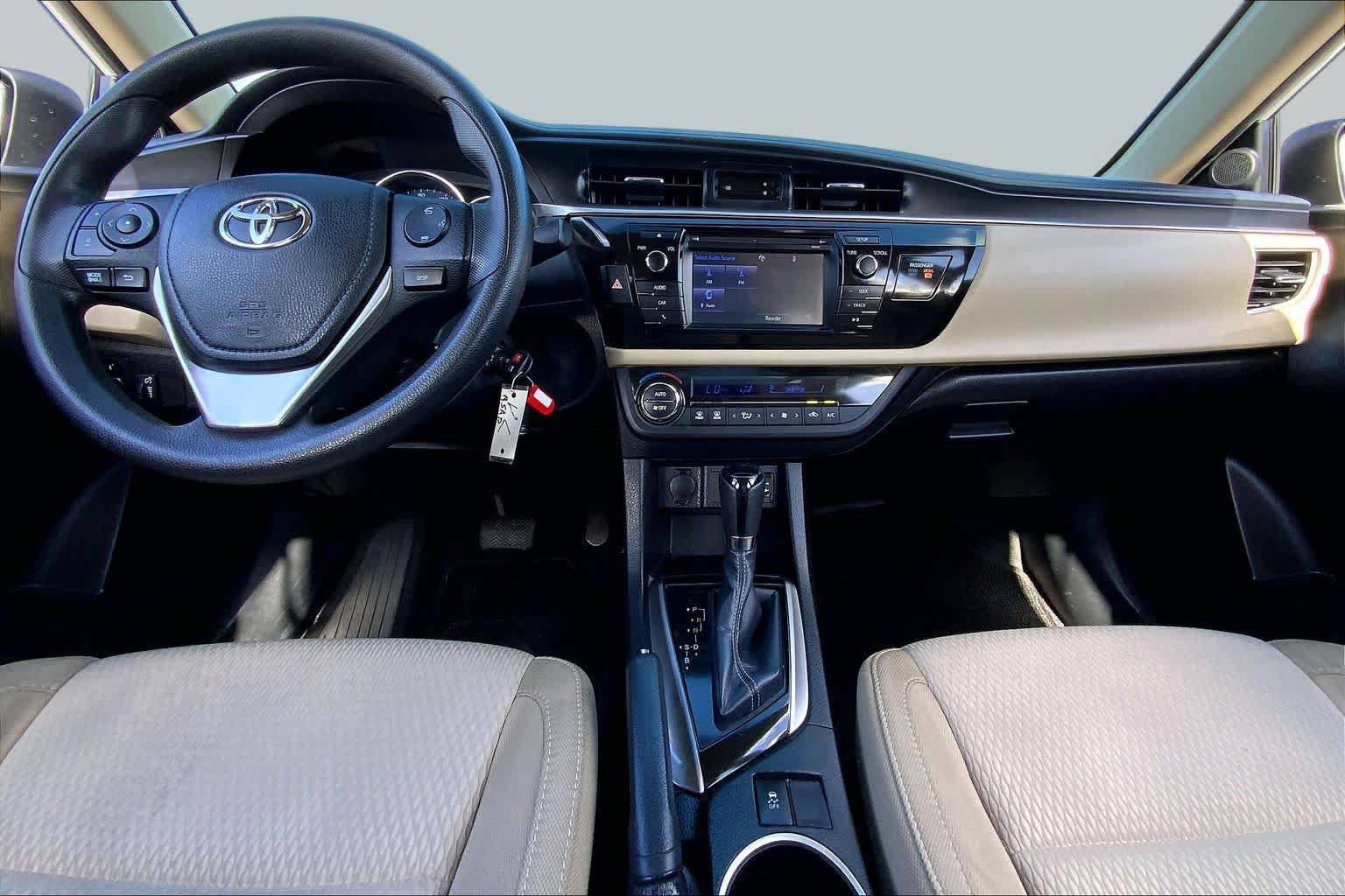 Used 2015 Toyota Corolla LE FWD image 15