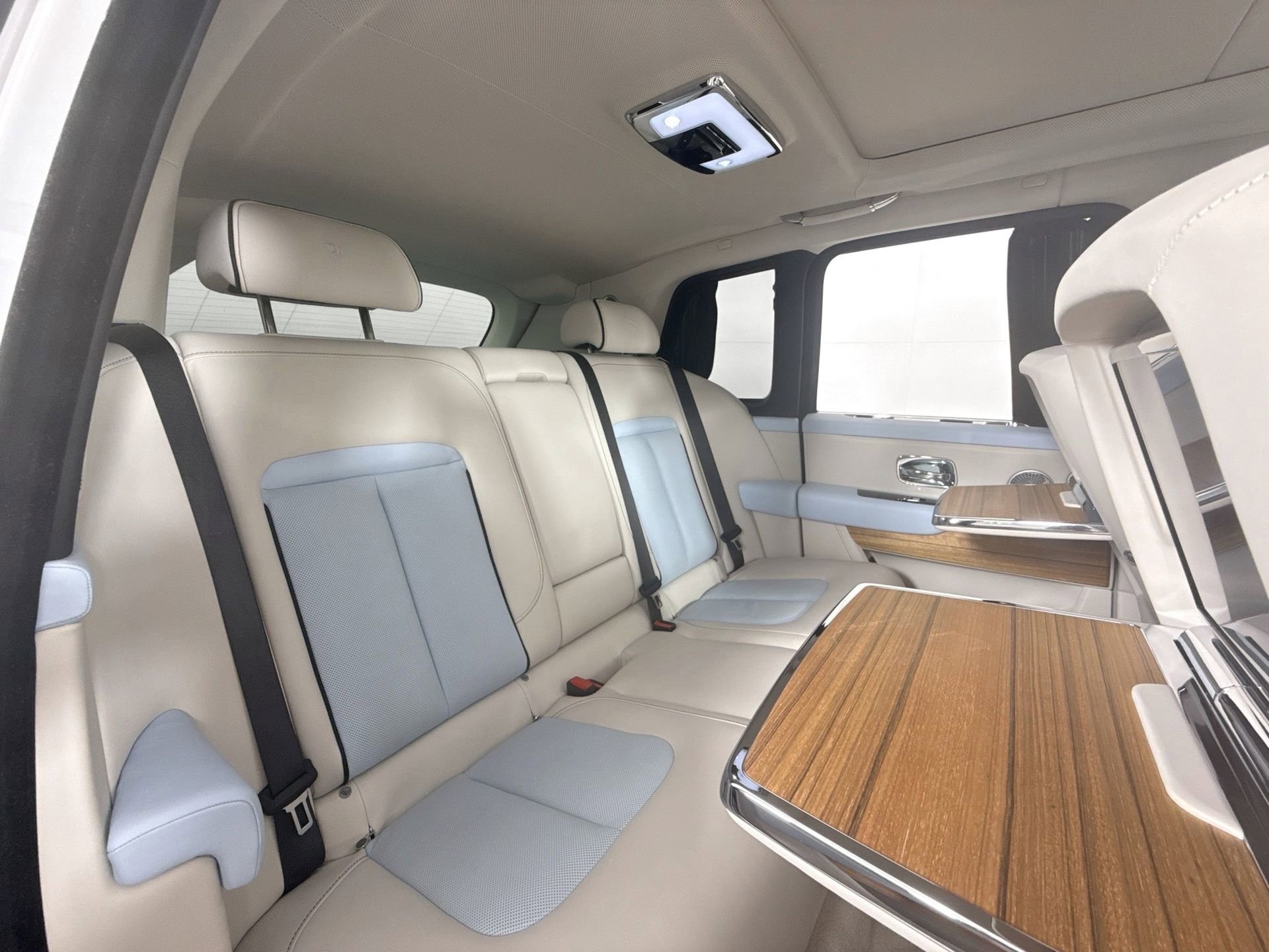 Used 2019 Rolls-Royce Cullinan image 22