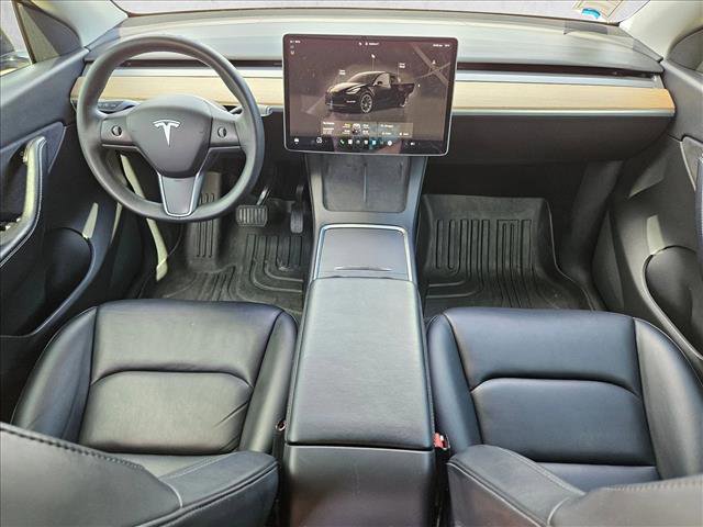 Used 2022 Tesla Model Y Long Range image 19