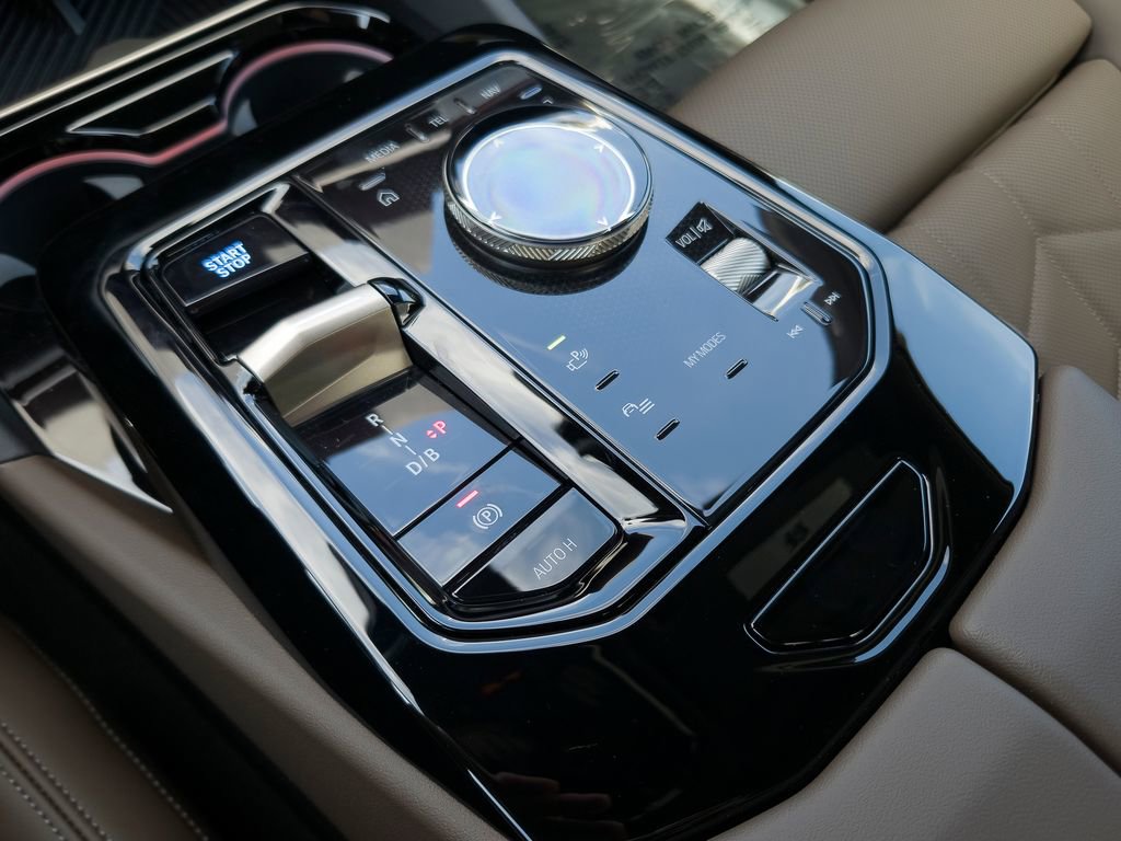 New 2026 BMW i5 eDrive40 w/ Premium Package image 9