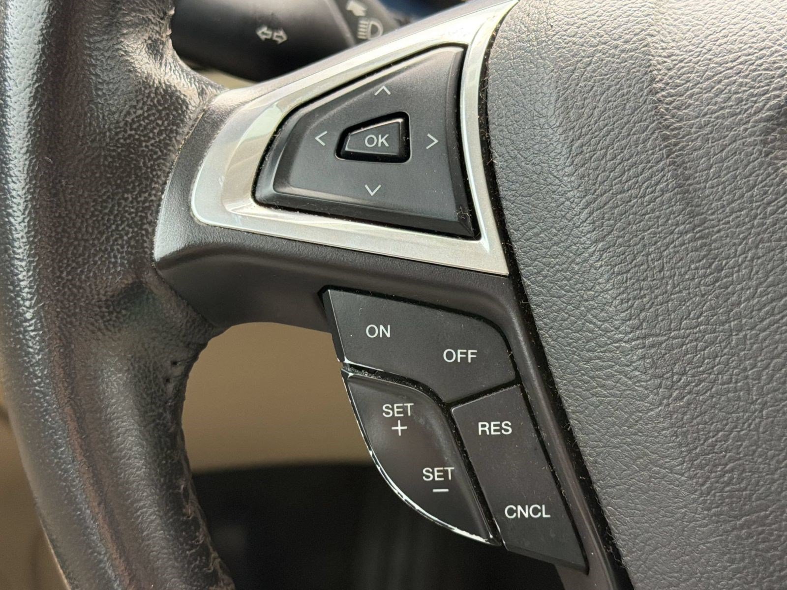 Used 2013 Ford Fusion SE FWD image 16