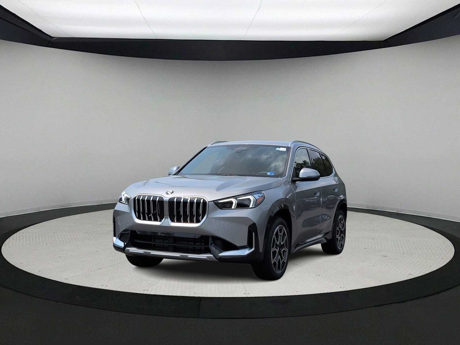 New 2026 BMW X1 xDrive28i w/ Convenience Package AWD/4WD image 4