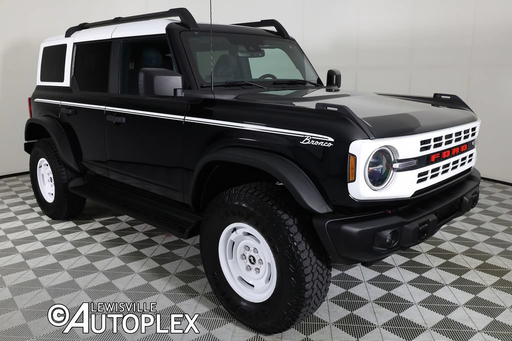 Used 2025 Ford Bronco Heritage Edition AWD/4WD image 3