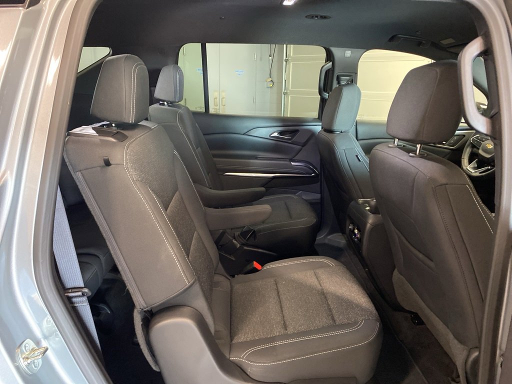 Used 2025 Chevrolet Traverse LT image 14