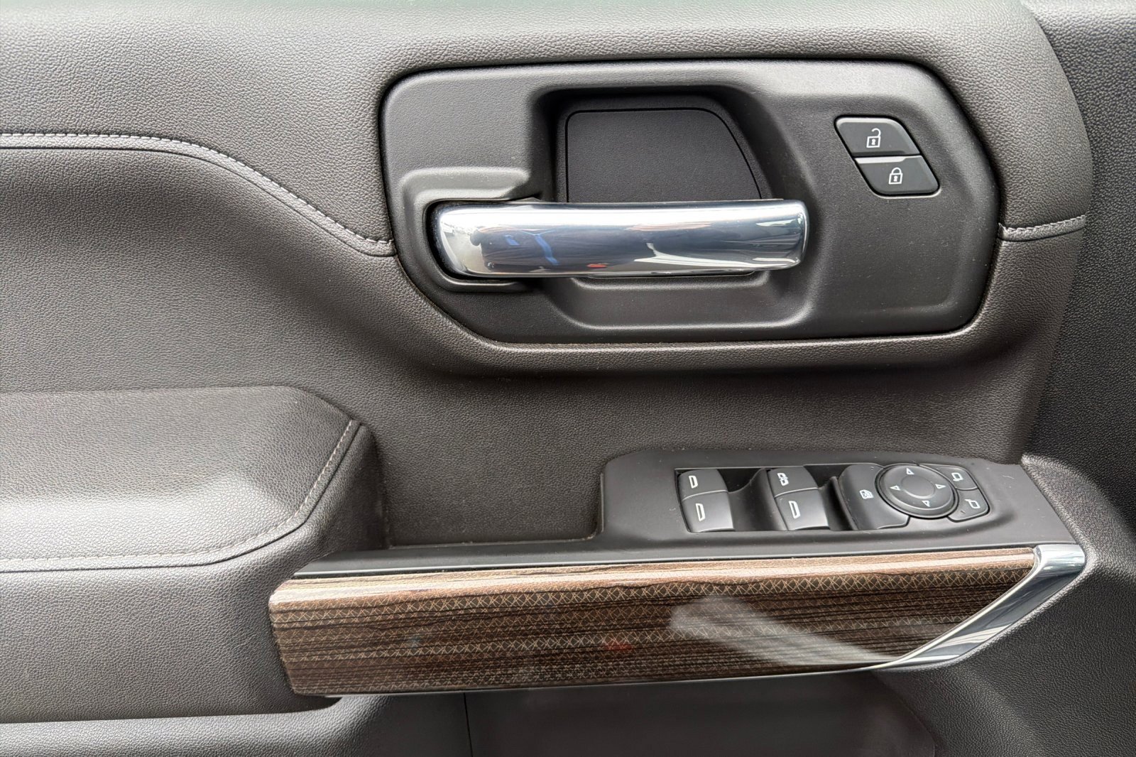 Used 2022 Chevrolet Silverado 3500 LT w/ Convenience Package image 8