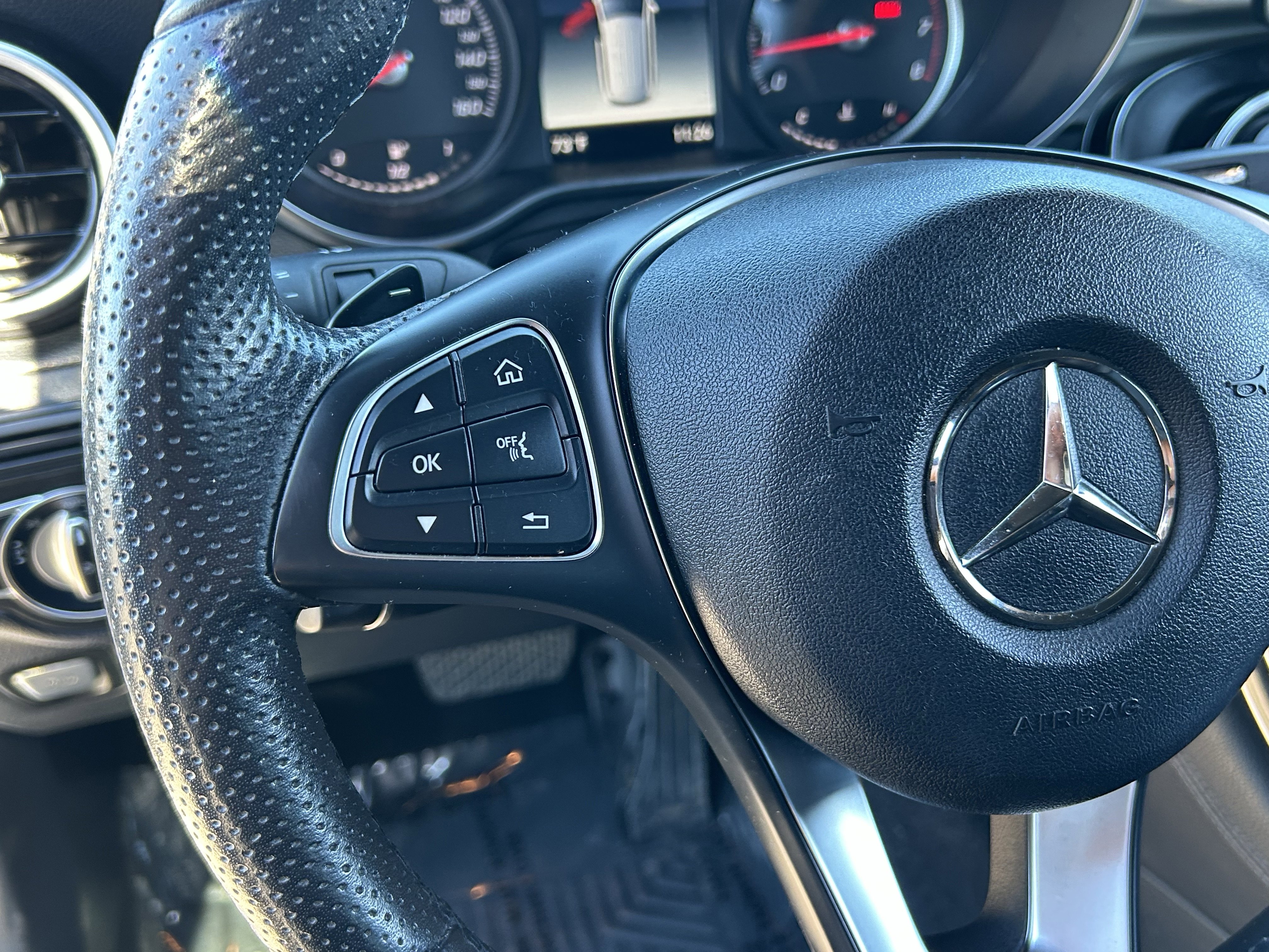 Used 2019 Mercedes-Benz GLC 300 4MATIC image 23