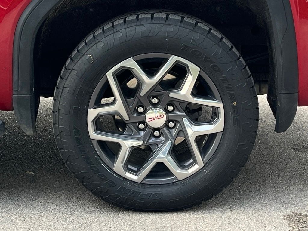 Used 2023 GMC Sierra 1500 SLT AWD/4WD image 29