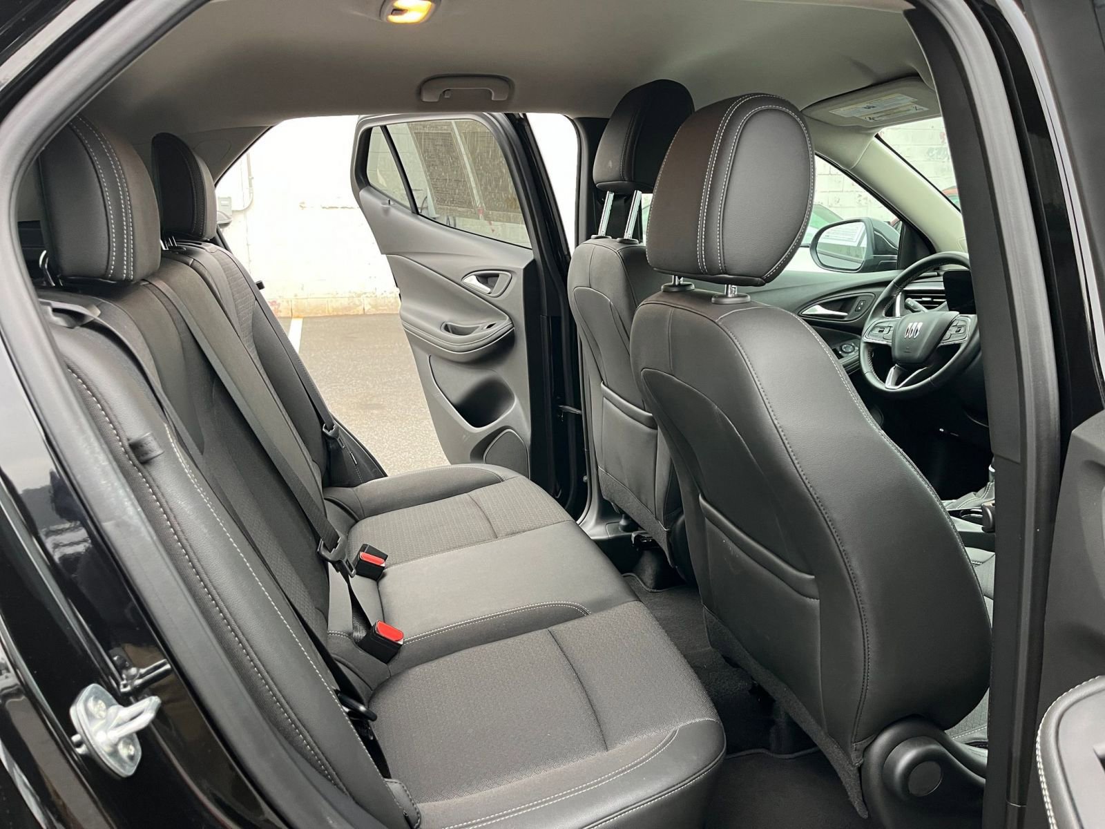 Used 2025 Buick Encore GX Preferred image 25