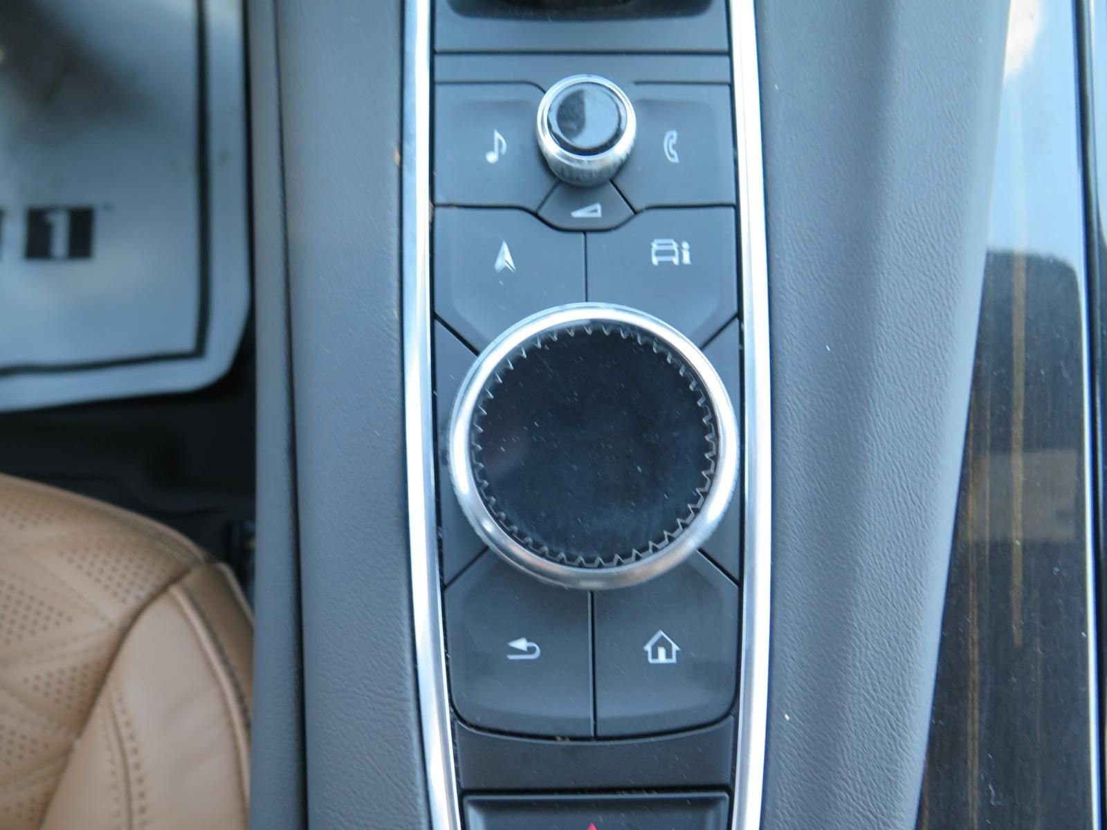 Used 2021 Cadillac Escalade ESV Premium Luxury w/ Driver Assist Tech Package AWD/4WD image 15