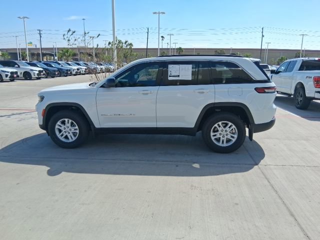 Used 2025 Jeep Grand Cherokee Laredo w/ MOPAR Finishing Package RWD image 3