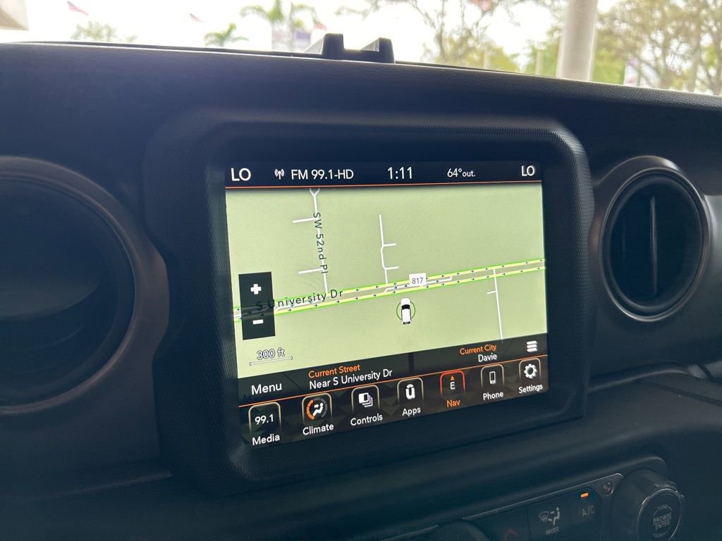 Used 2022 Jeep Gladiator Willys image 12