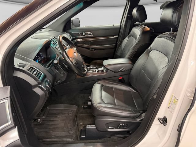 Used 2017 Ford Explorer Limited w/ Equipment Group 301A AWD/4WD image 12