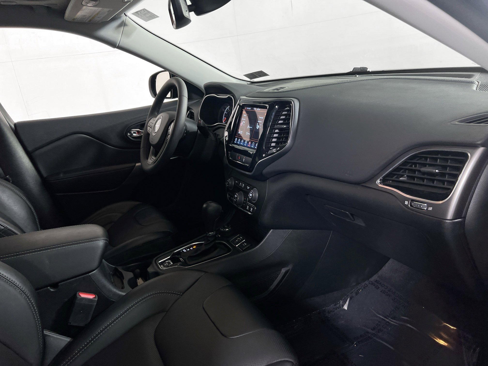 Used 2022 Jeep Cherokee Limited AWD/4WD image 28