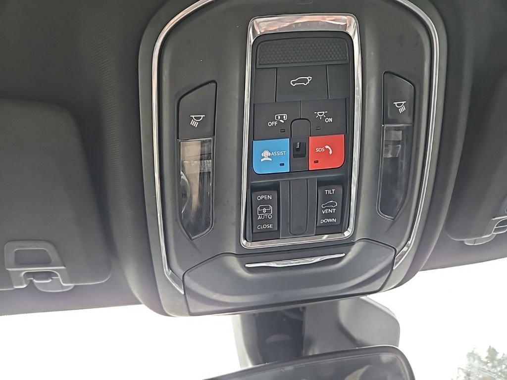 Used 2023 Jeep Grand Cherokee L Laredo image 21