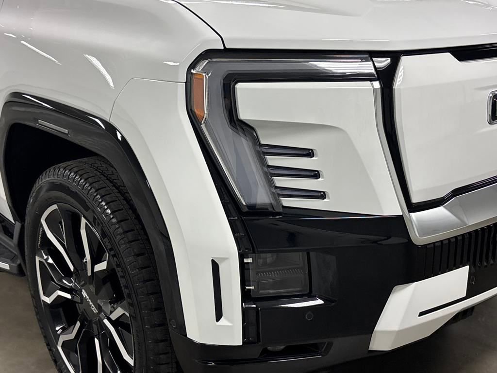 New 2025 GMC Sierra EV Denali image 4