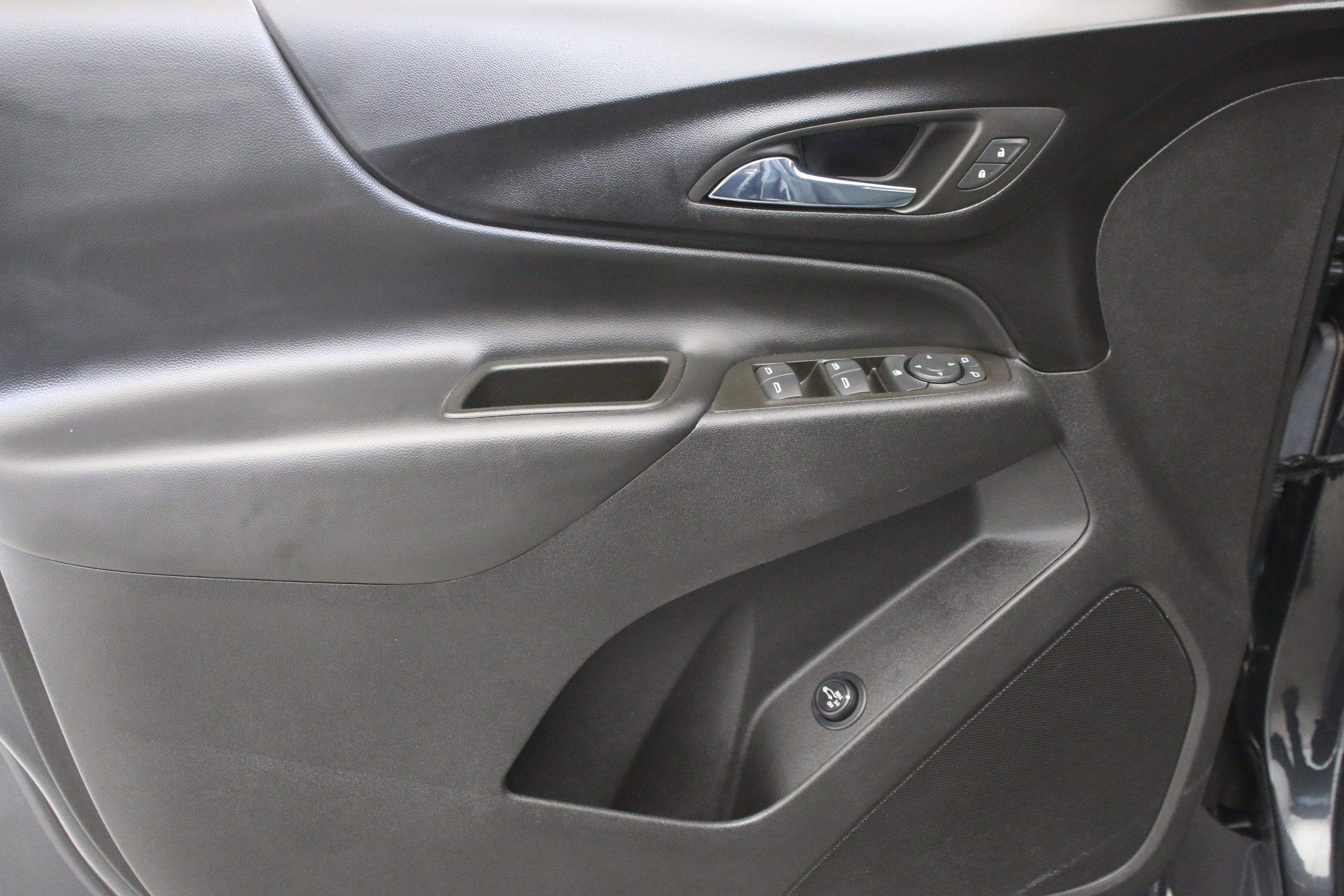 Used 2023 Chevrolet Equinox LT image 22