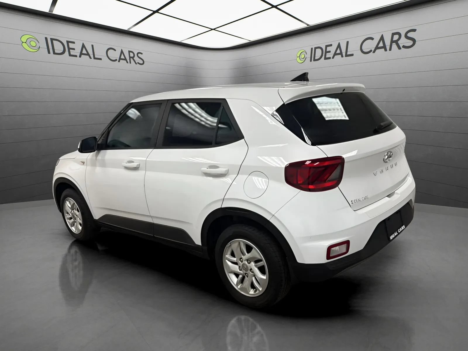 Used 2021 Hyundai Venue SE w/ Cargo Package FWD image 7