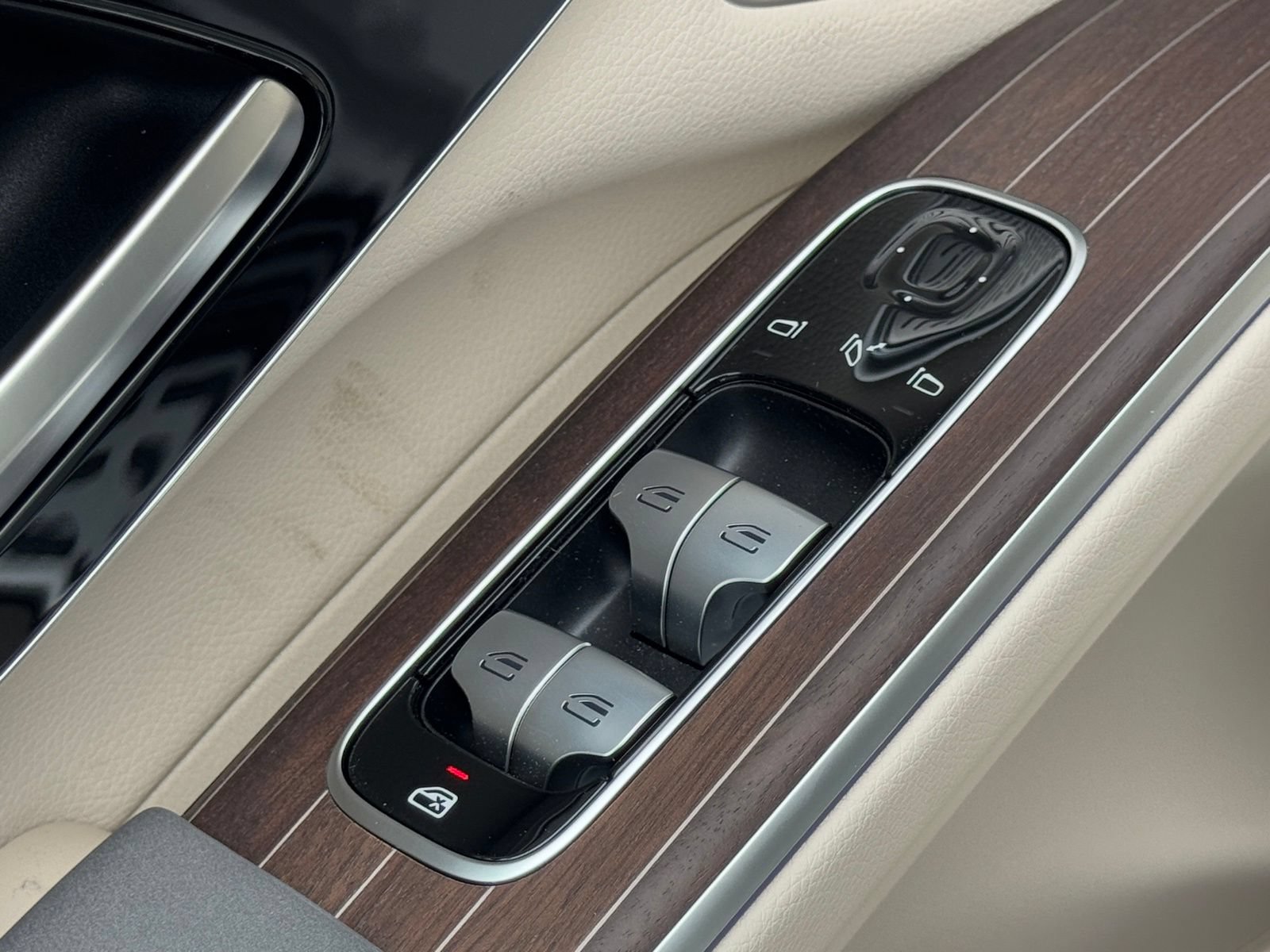 New 2026 Mercedes-Benz EQS 400 4MATIC SUV image 17