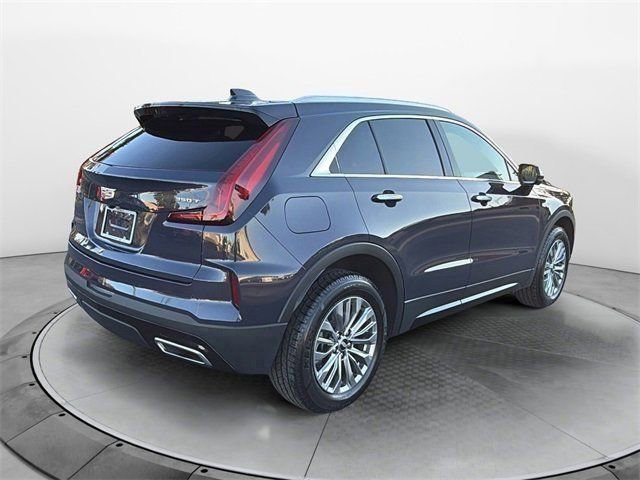 Used 2025 Cadillac XT4 Premium Luxury image 7