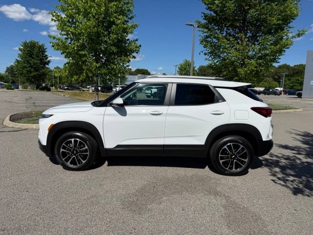 Used 2024 Chevrolet TrailBlazer LT w/ Convenience Package AWD/4WD image 11