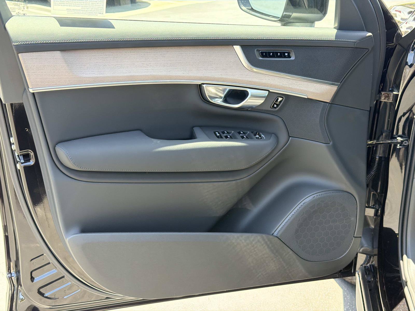New 2026 Volvo XC90 T8 Plus w/ Protection Package AWD/4WD image 11