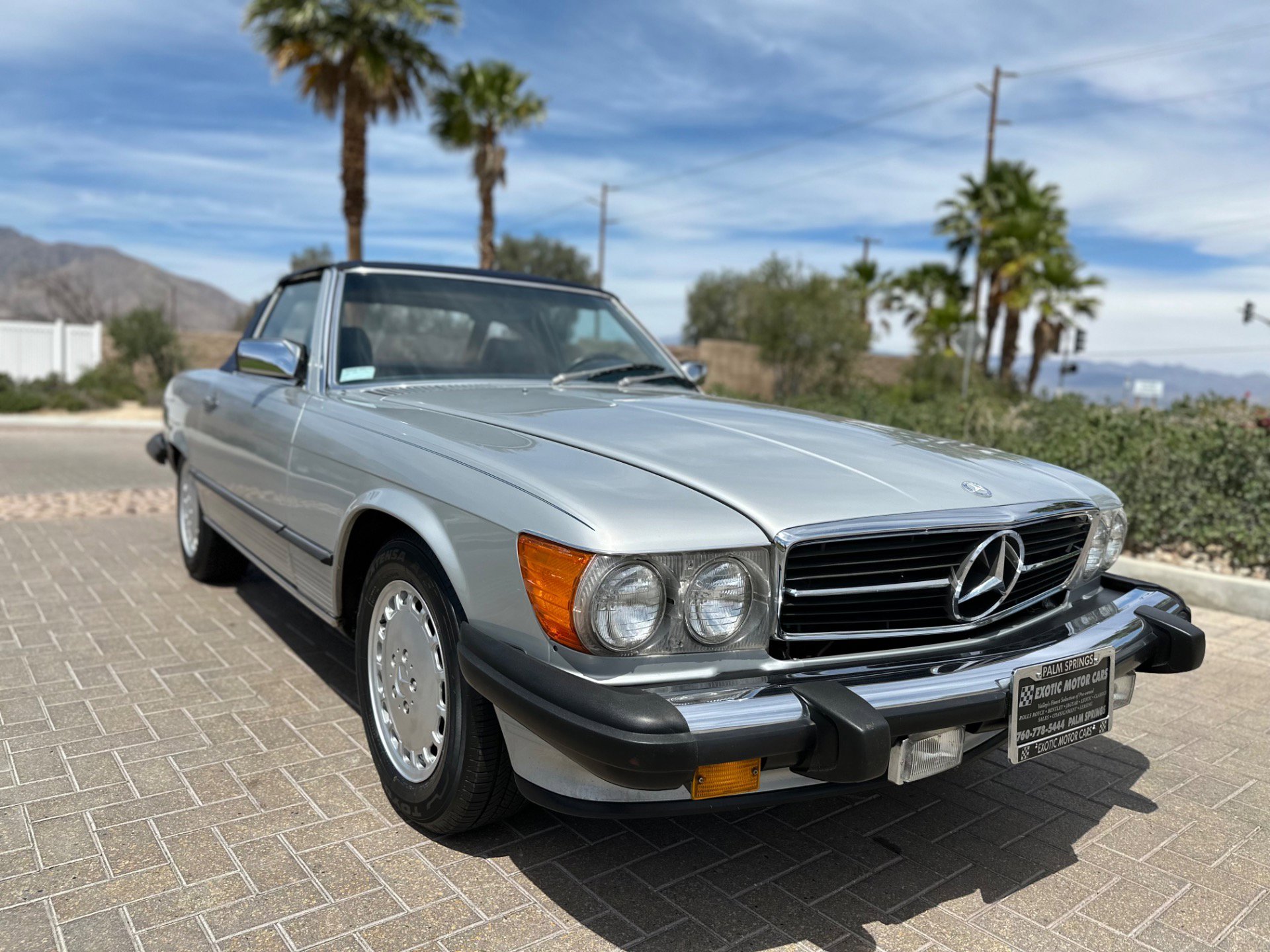 Used 1988 Mercedes-Benz 560 SL image 7