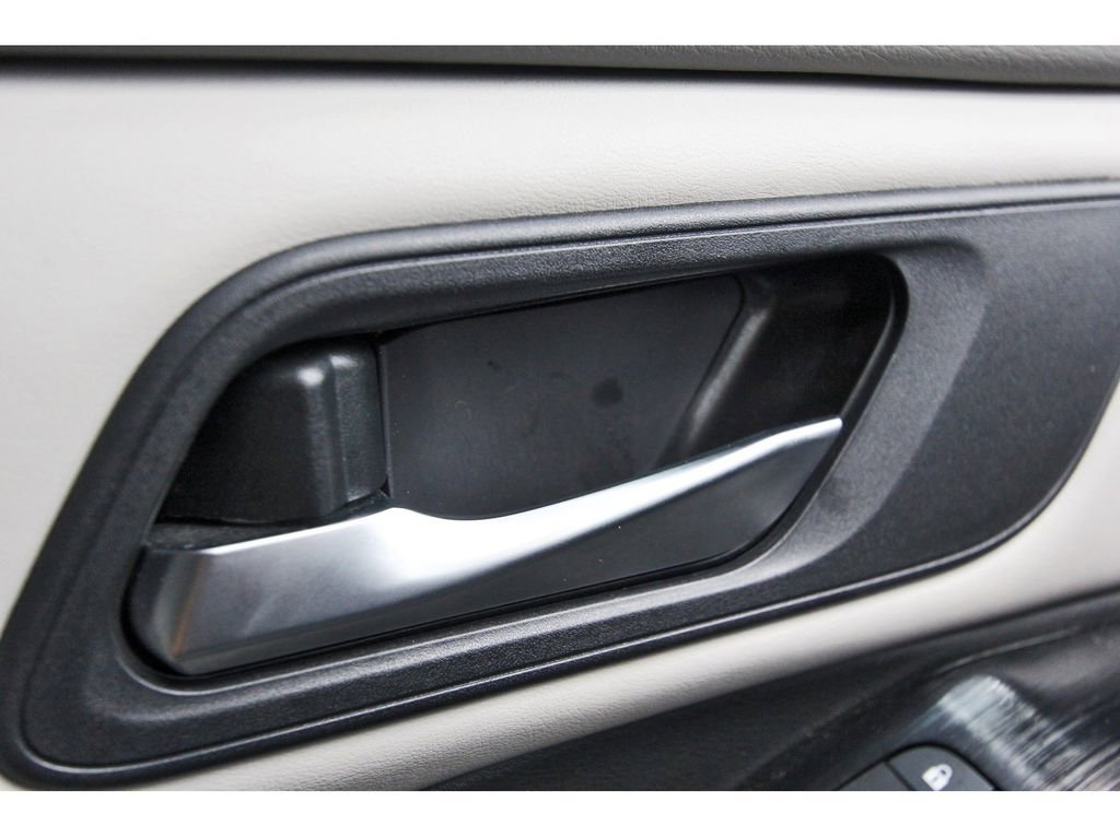 Used 2023 Nissan Rogue SV w/ SV Premium B Package image 16