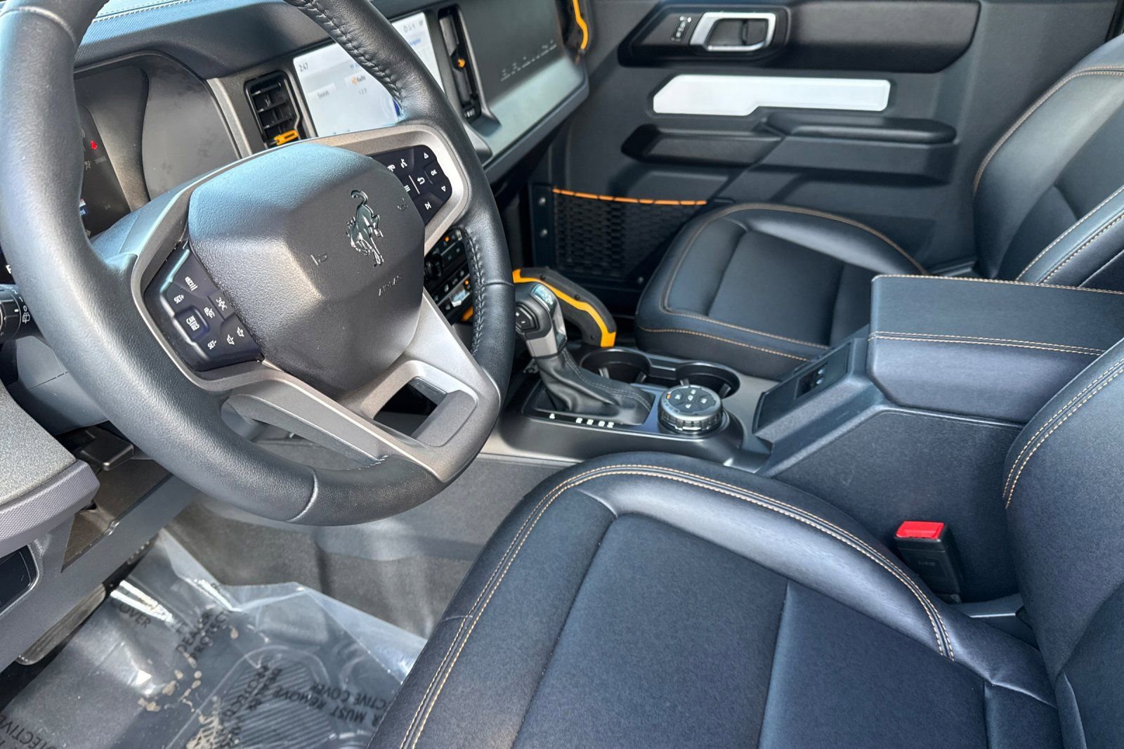 Used 2024 Ford Bronco Badlands image 11