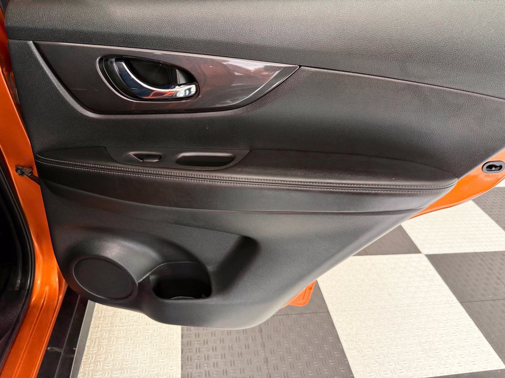 Used 2020 Nissan Rogue SV FWD image 26