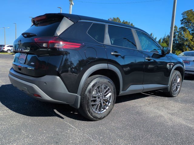 Used 2023 Nissan Rogue S image 5