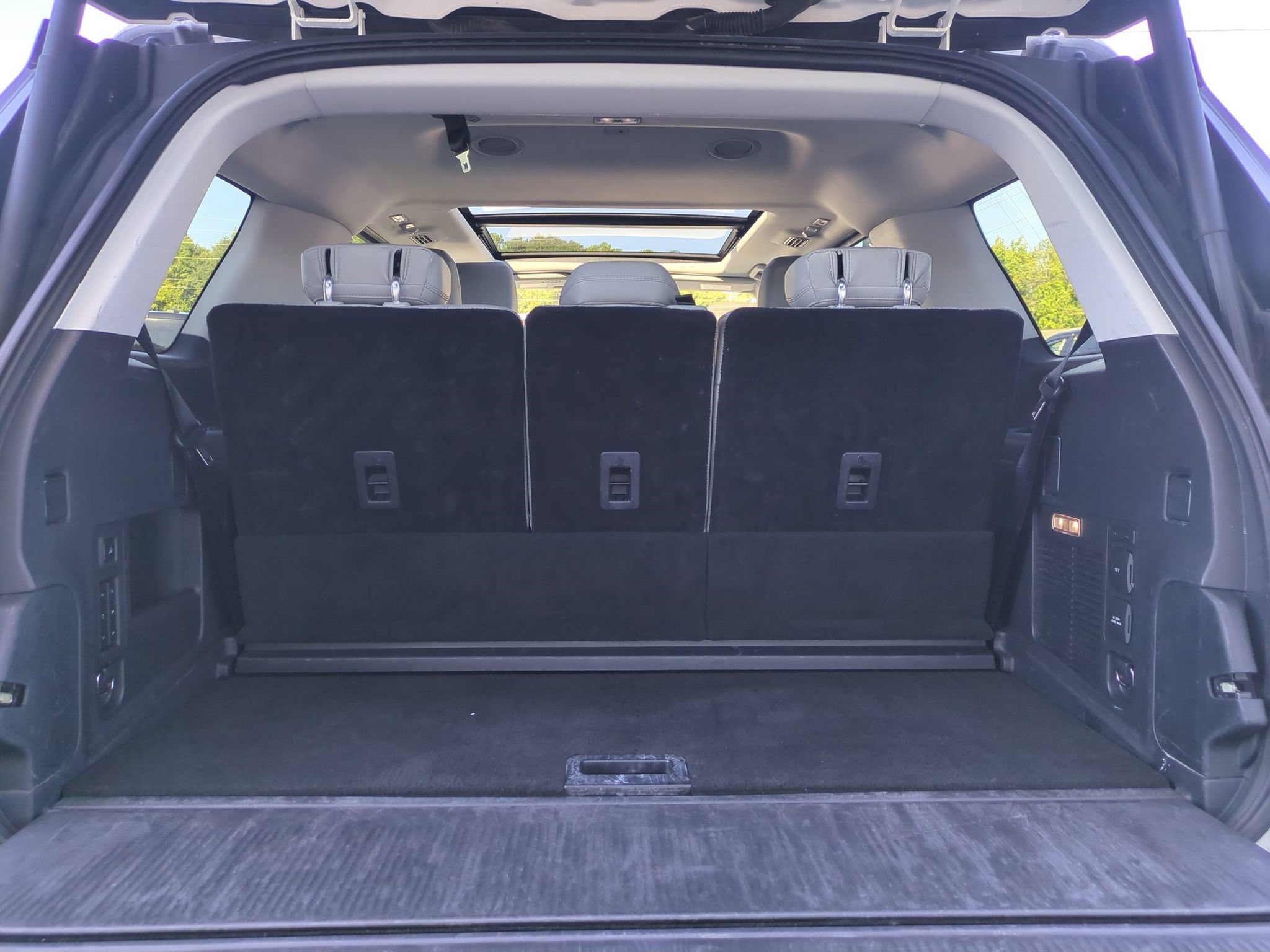 Certified 2025 Ford Expedition Active AWD/4WD image 7