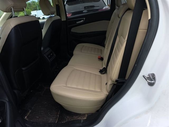 Used 2020 Ford Edge SEL w/ Convenience Package FWD image 4