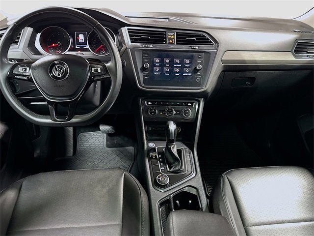 Used 2020 Volkswagen Tiguan SE w/ Panoramic Sunroof Package image 27