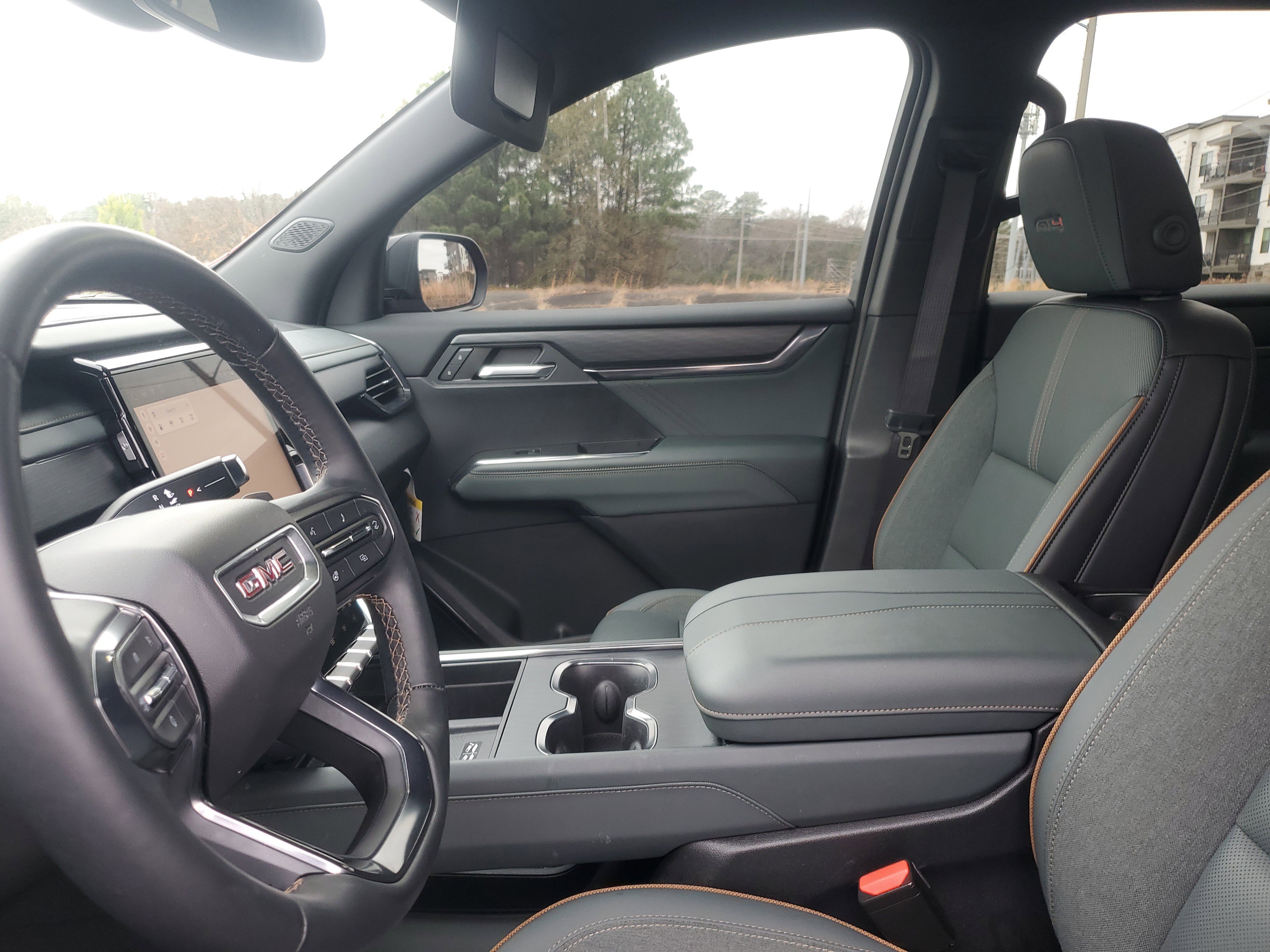 Used 2024 GMC Acadia AT4 image 17