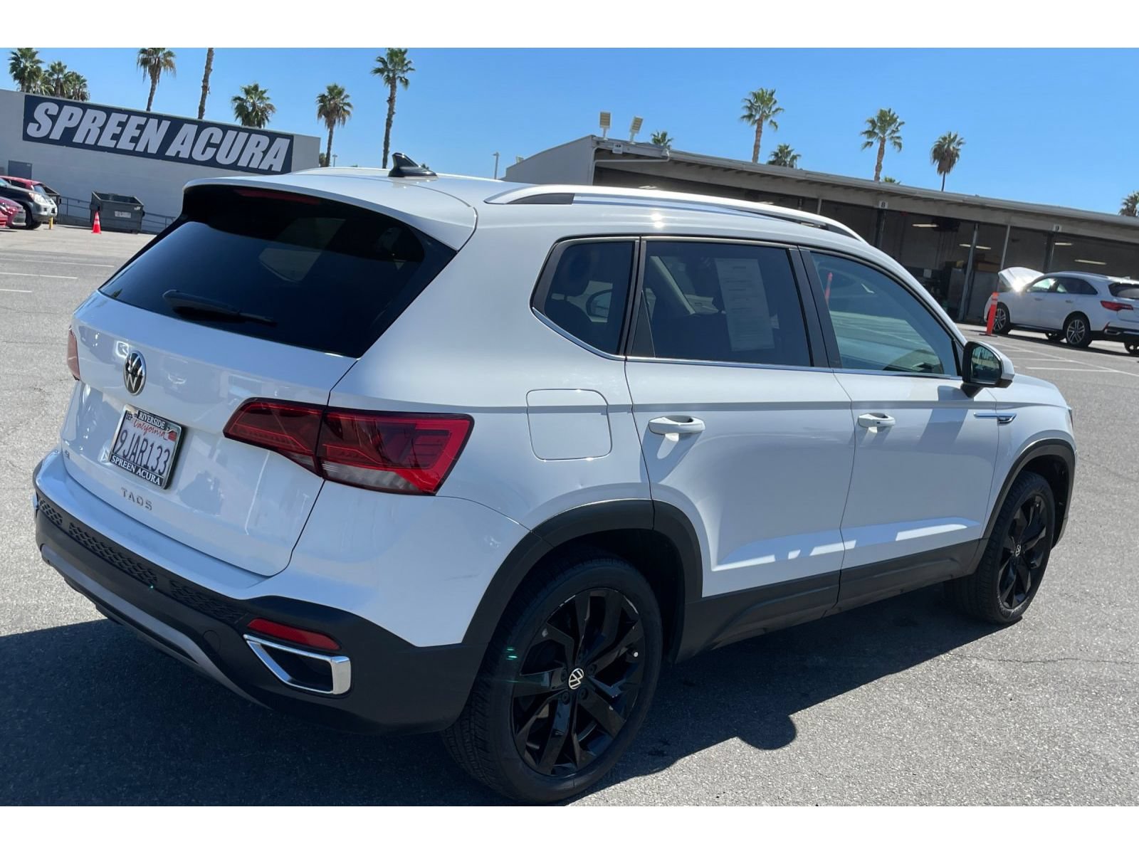Used 2023 Volkswagen Taos SE w/ Black Wheel Package FWD image 5