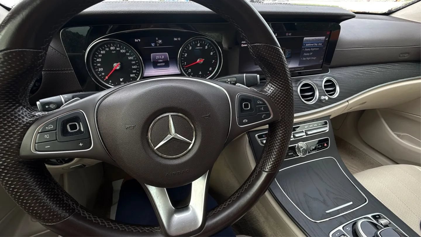 Used 2018 Mercedes-Benz E 300 image 27